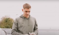 Ярмолюк вимушено продав авто за 100 тисяч фунтів через британську бюрократію – з України привезли скромніший варіант 