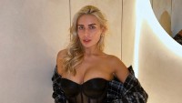 Скандальна гонщиця-дівчина динамівця знялася у пікантній фотосесії – йому сподобалося