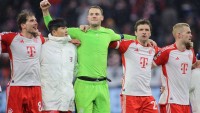 Відео з Нойєром стало вірусним – воротар «Баварії» качав прес просто під час гри проти «Арсенала»