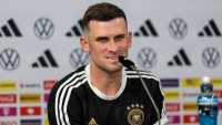 «Німеччина співчуває Україні»: лідер «Брайтона» побоюється дуету з «Жирони», але обіцяє Реброву і Ко бій