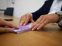 В яких випадках не варто брати кредит у фінансовій установі