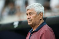 Луческу ляже під ніж. Екс-коуч «Динамо» приїде до Києва на операцію