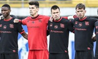 Гравці «Кривбасу» вийшли на матч із «Олександрією» з табличками з іменами загиблих під час ракетної атаки на Кривий Ріг