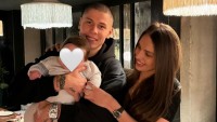Попов уперше показав свого сина: зворушливі сімейні кадри