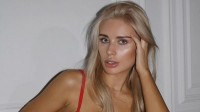 Сексуальна пасія Волошина – лише в одному купальнику показала своє оголене, спокусливе тіло