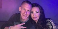 Дружина ексзірки «Динамо» вразила бездоганним тілом біля басейну