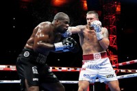 Усик нокаутував Дюбуа у 5-му раунді й знову став абсолютним чемпіоном світу