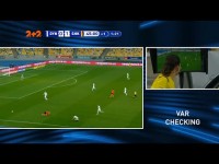Динамо - Шахтер - 0:1. Сидорчук получил красную карточку от Монзуль после просмотра VAR